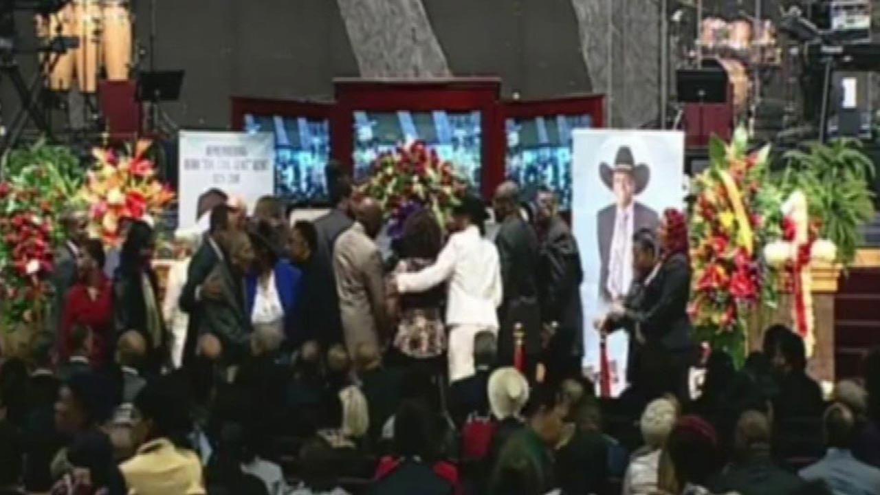 Friends, family remember radio legend Herb "The Cool Gent" Kent during