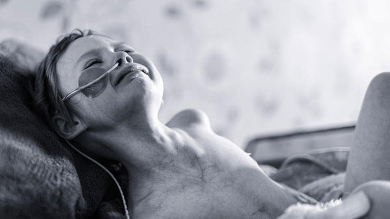 4-year-old girl featured in heartbreaking photo of cancer battle has passed away