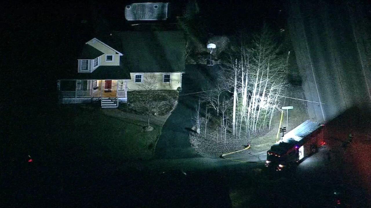 Police: Man barricaded in home in Wauconda - WLS-TV