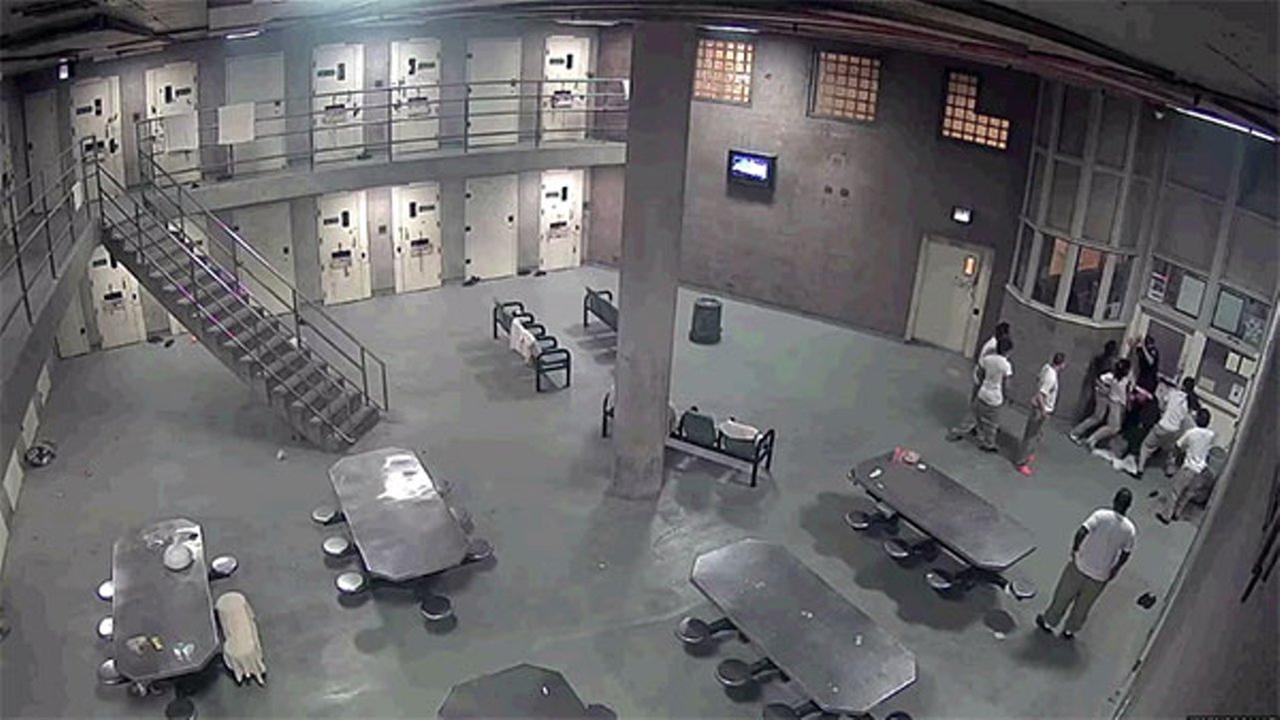 Authorities seeking attempted murder charges in Illinois jail attack