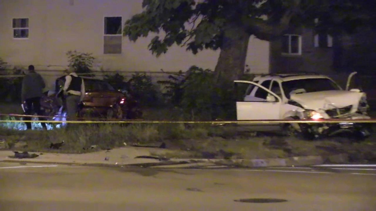 2 killed in crash with SUV fleeing Chicago officers