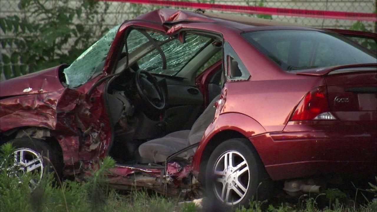 2 killed in crash with SUV fleeing Chicago officers