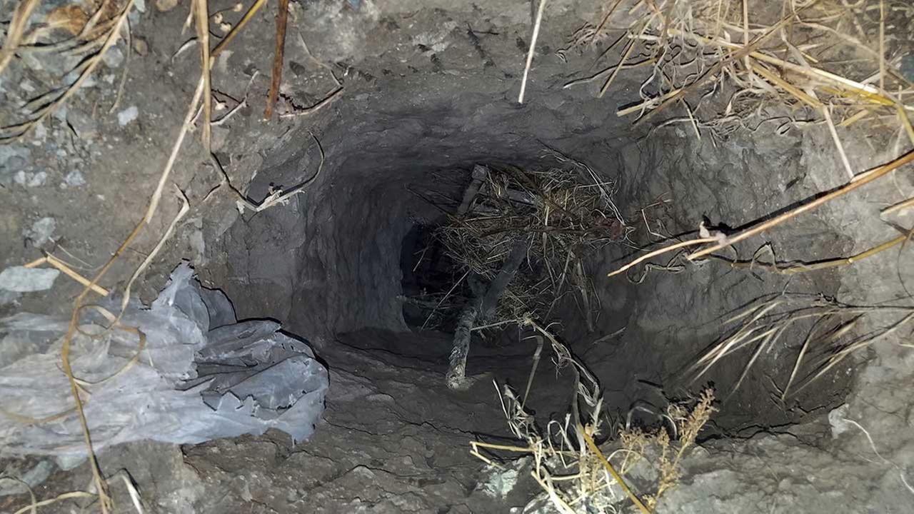 Smugglers' tunnel uncovered on US-Mexico border Smugglers' tunnel uncovered on US-Mexico border