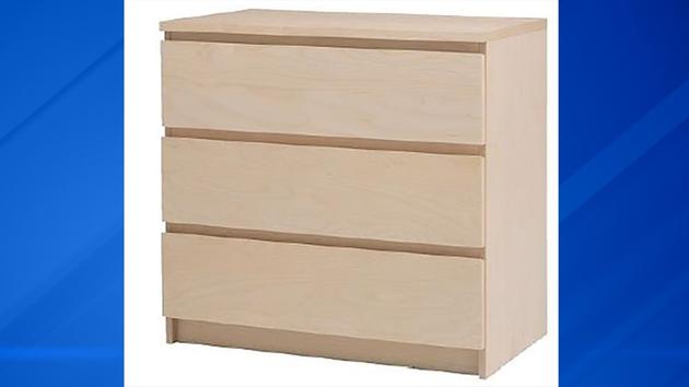 Boy 2 Crushed By Ikea Dresser First Since Recall An Ikea Malm 3 Drawer Dresser That Was Subject To A Recall In June 2016