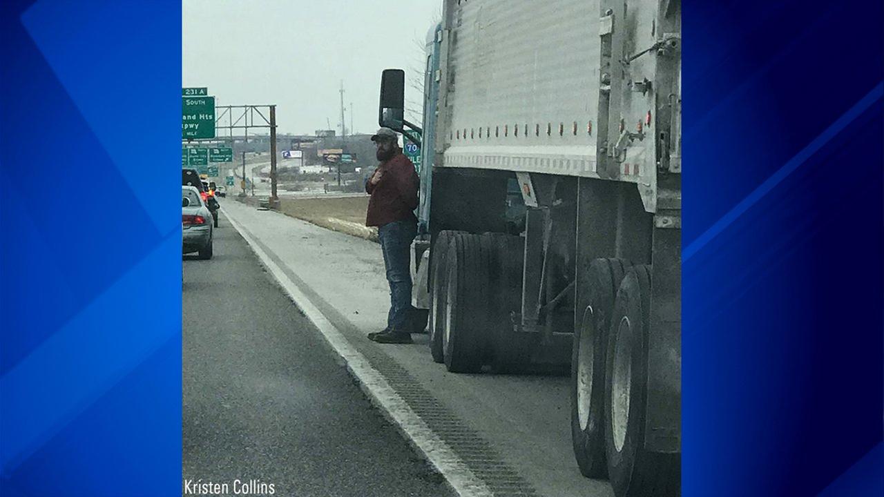 Trucker pulls over on highway, salutes veteran's funeral procession