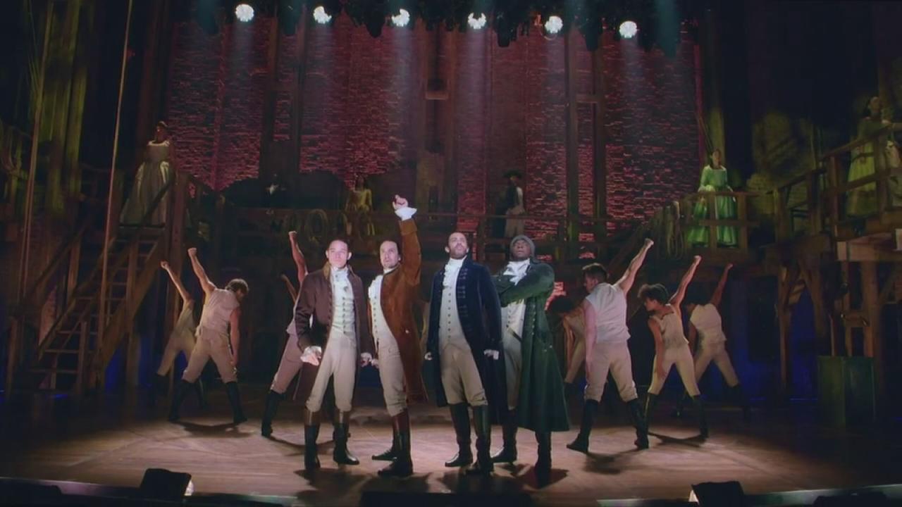 Ji visits 'Hamilton' Chicago's ticket line