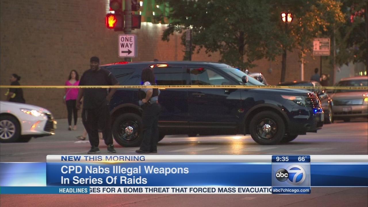 Chicago police arrest 88 in raids, step up holiday patrols - WLS-TV