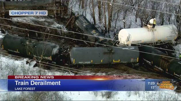 At least 10 cars derail in Lake Forest