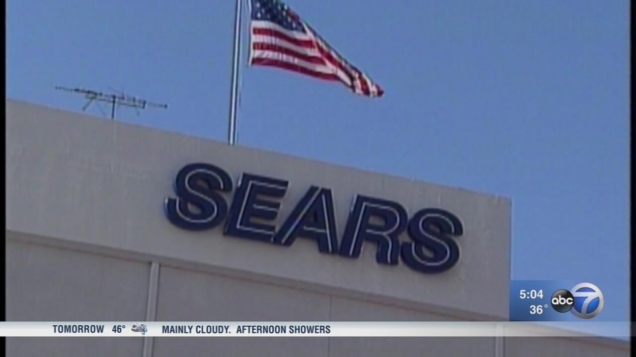 Sears lays off 220 corporate employees