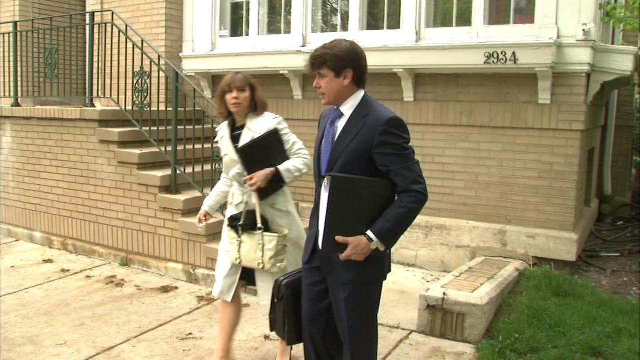 First Photo Former Illinois Governor Rod Blagojevich With White Hair Behind Bars