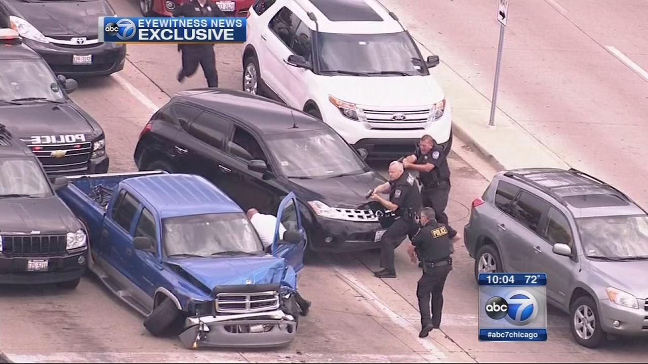 Police chase ends with crash in Oakbrook Terrace - WLS-TV