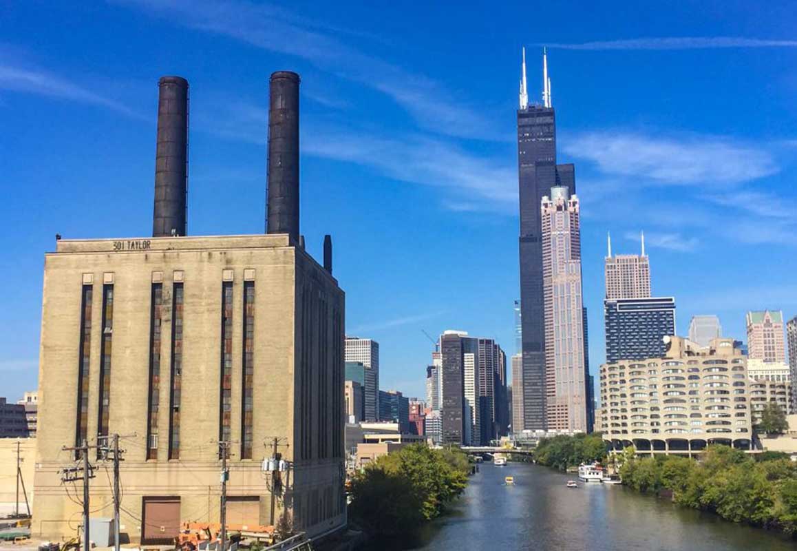 <div class="meta image-caption"><div class="origin-logo origin-image wls"><span>WLS</span></div><span class="caption-text">Chicago Union State Power House, 301 W. Taylor Street (Creidt: Eric Allix Rogers)</span></div>