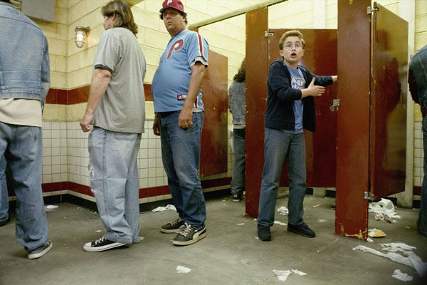 'The Goldbergs' Barry Goldberg throws 1st pitch at