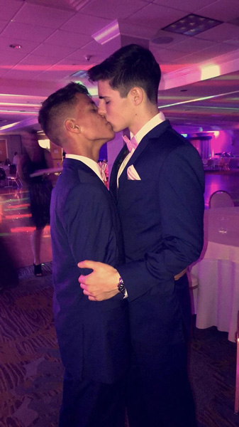 Nj Gay Teens Post Prom Stroll Creates Memorable Moment On Seaside 6414