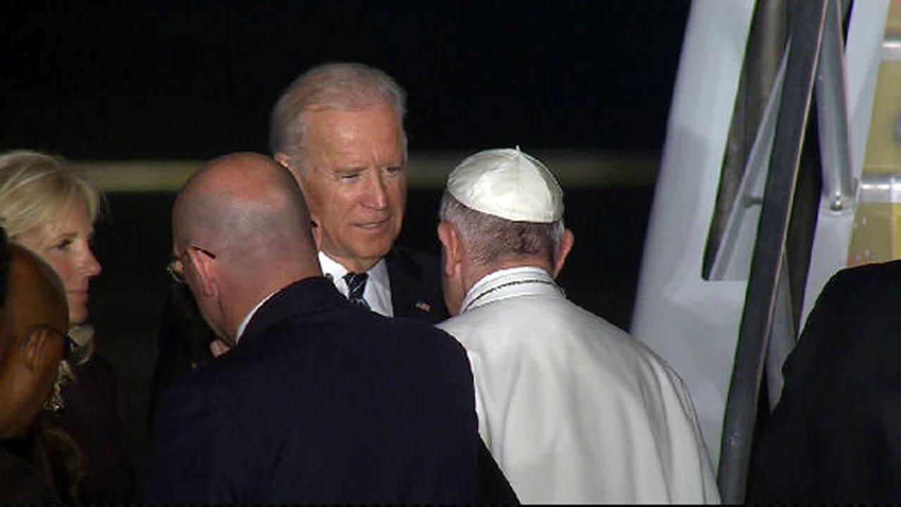 Photos Pope Francis Departs Philadelphia To End Us Visit 