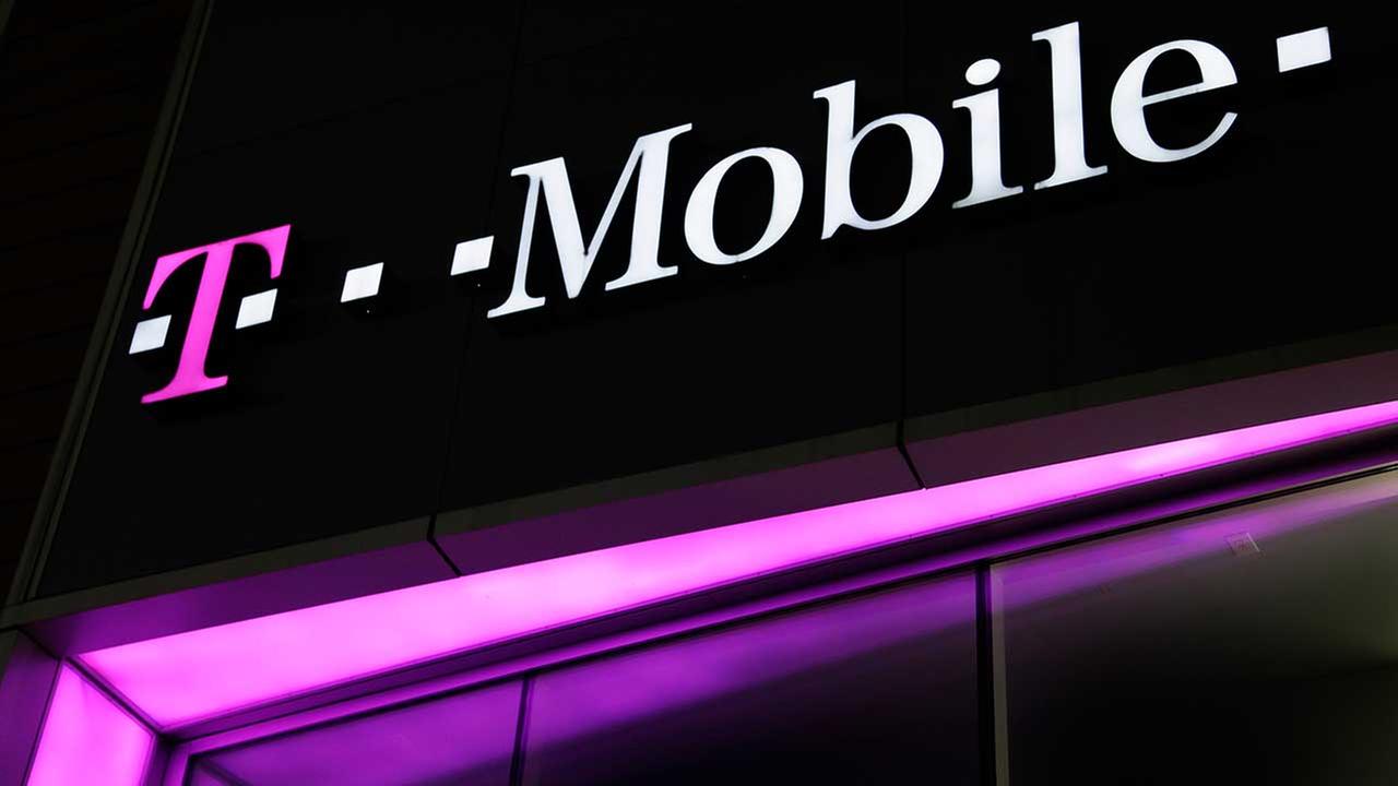 15 million T-Mobile customers' information hacked, Experian says
