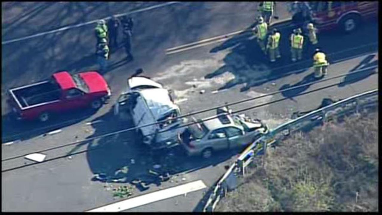 1 dead, 2 injured in Franconia Township, Montgomery County crash