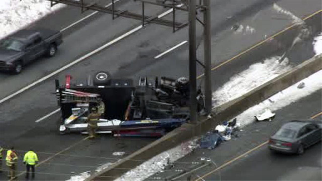 Truck crash, fire on I476 SB near Broomall