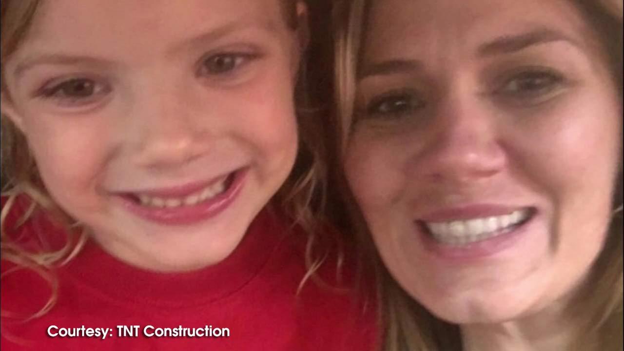 5-year-old girl saves mom from drowning in pool