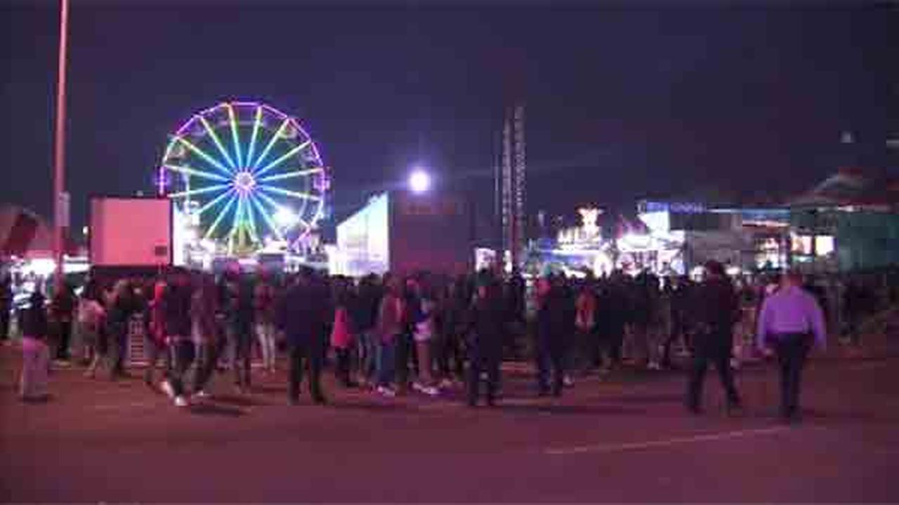 Chaos at South Philly carnival after fight breaks out