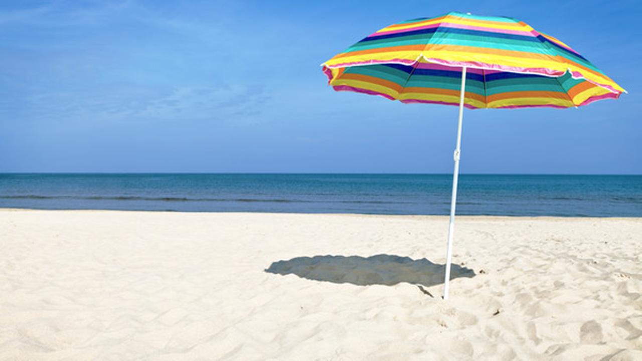Windblown beach umbrella hits, kills woman in Virginia | 6abc.com