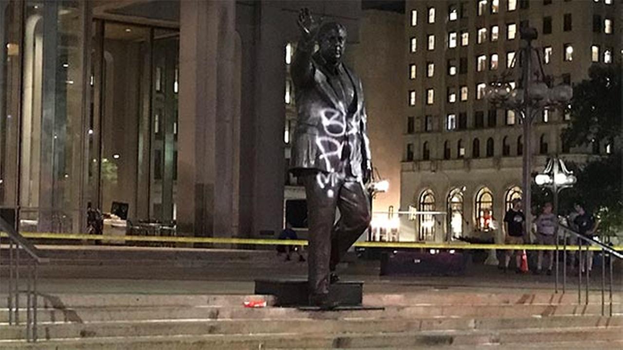 Rizzo statue vandalized with spray paint