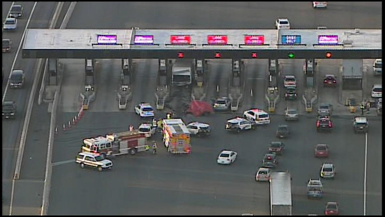 Multivehicle crash at Commodore Barry Bridge toll plaza