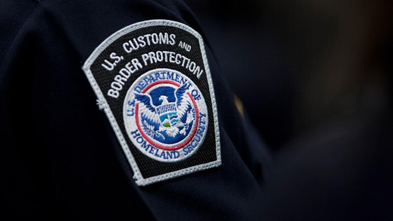 2-hour computer outage at U.S. customs causes delays nationwide 2-hour computer outage at U.S. customs causes delays nationwide