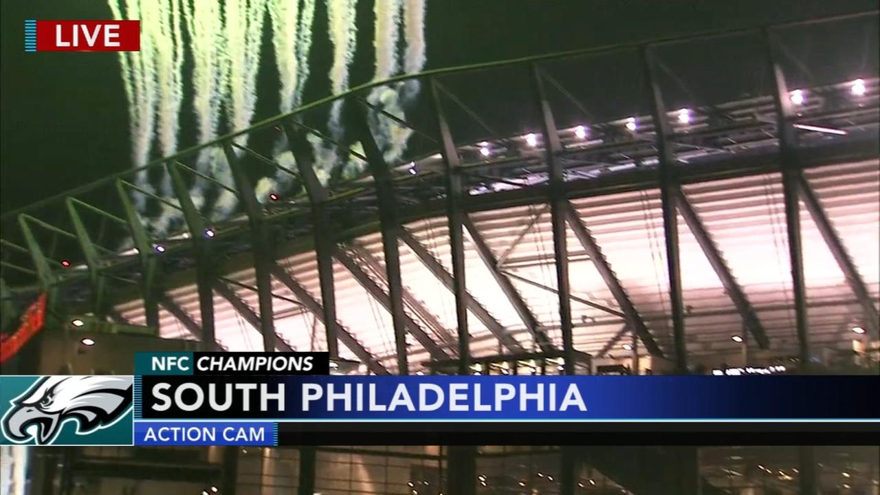 Minnesota Vikings fans do 'Skol' chant on Rocky steps at Philadelphia