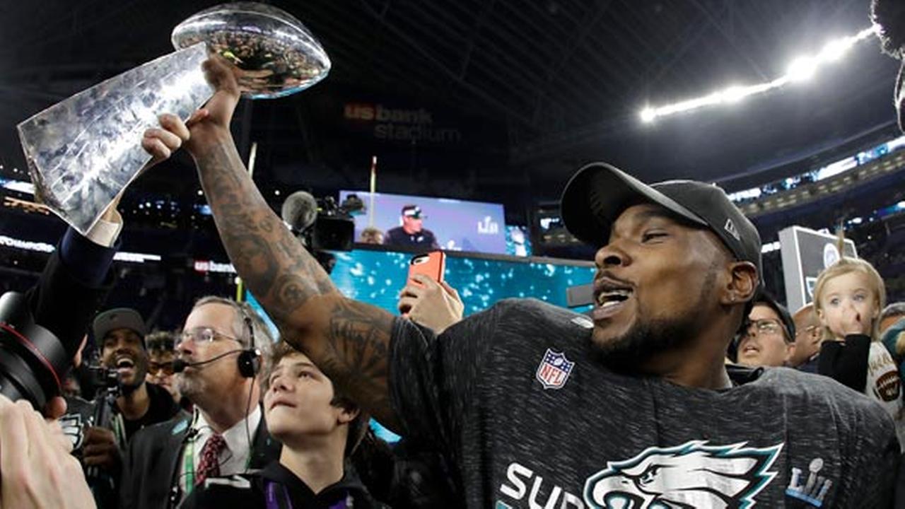 Eagles to sign a 5-year, $40 million deal with Nigel Bradham Eagles to sign a 5-year, $40 million deal with Nigel Bradham