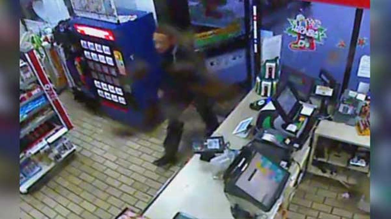 Man robbed inside 7Eleven after answering Craigslist ad