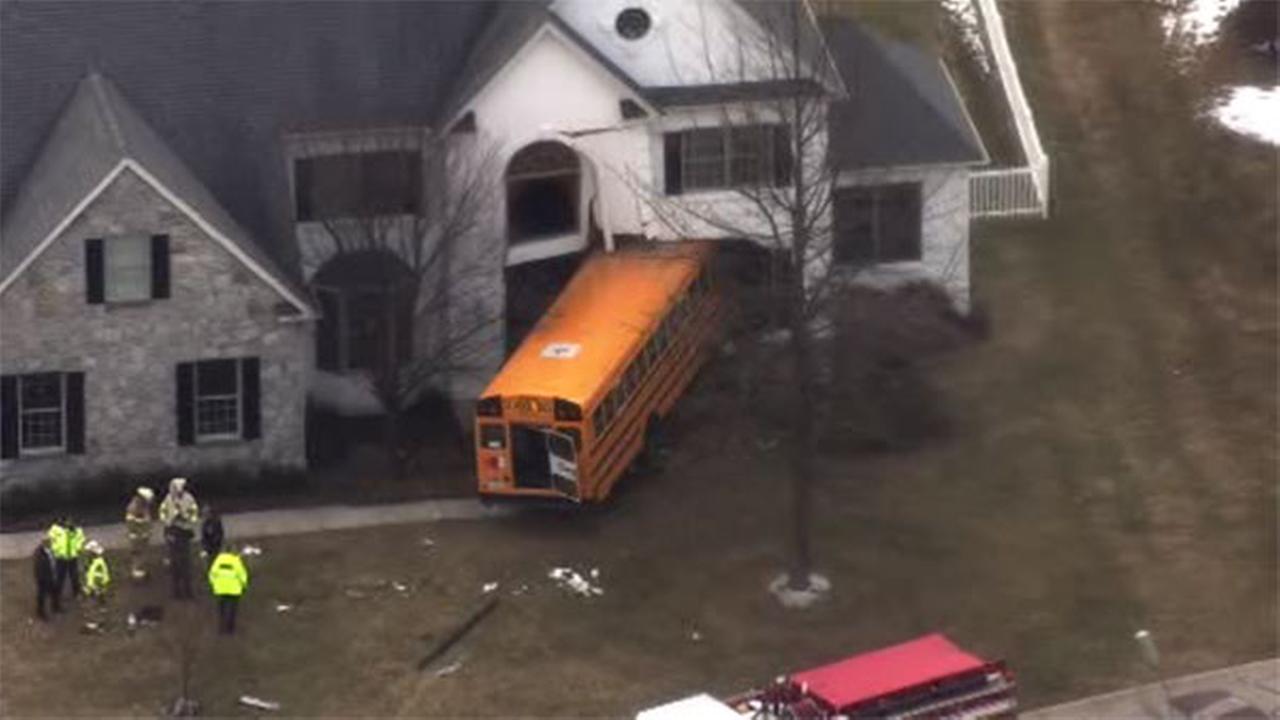 School Bus Crashes Into House In Blue Bell, Pa. | Abc7ny.com