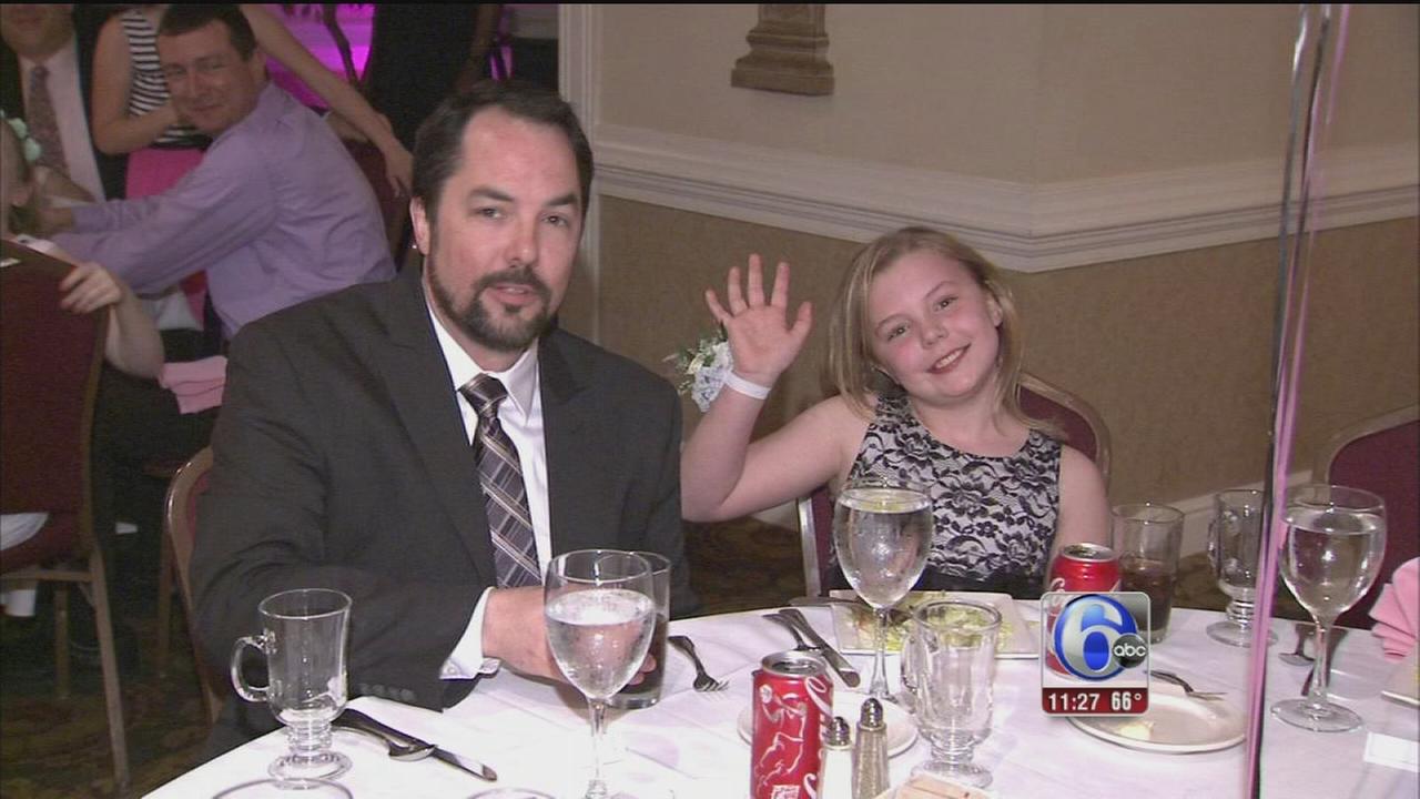 VIDEO: Dads, daughters dance the night away in Drexel Hill - WPVI-TV