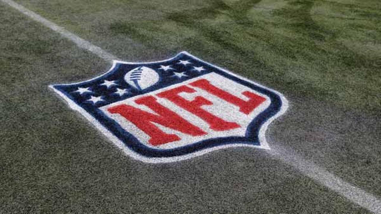 Christopher Johnson will pay Jets players' anthem protest fines Christopher Johnson will pay Jets players' anthem protest fines