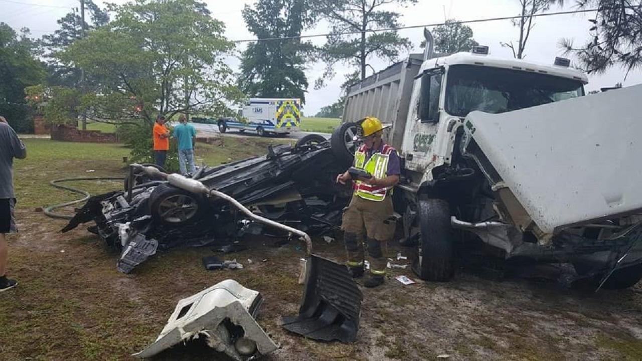 Photo from the scene of a wreck on Highway 401 near East Reeves Bridge Road