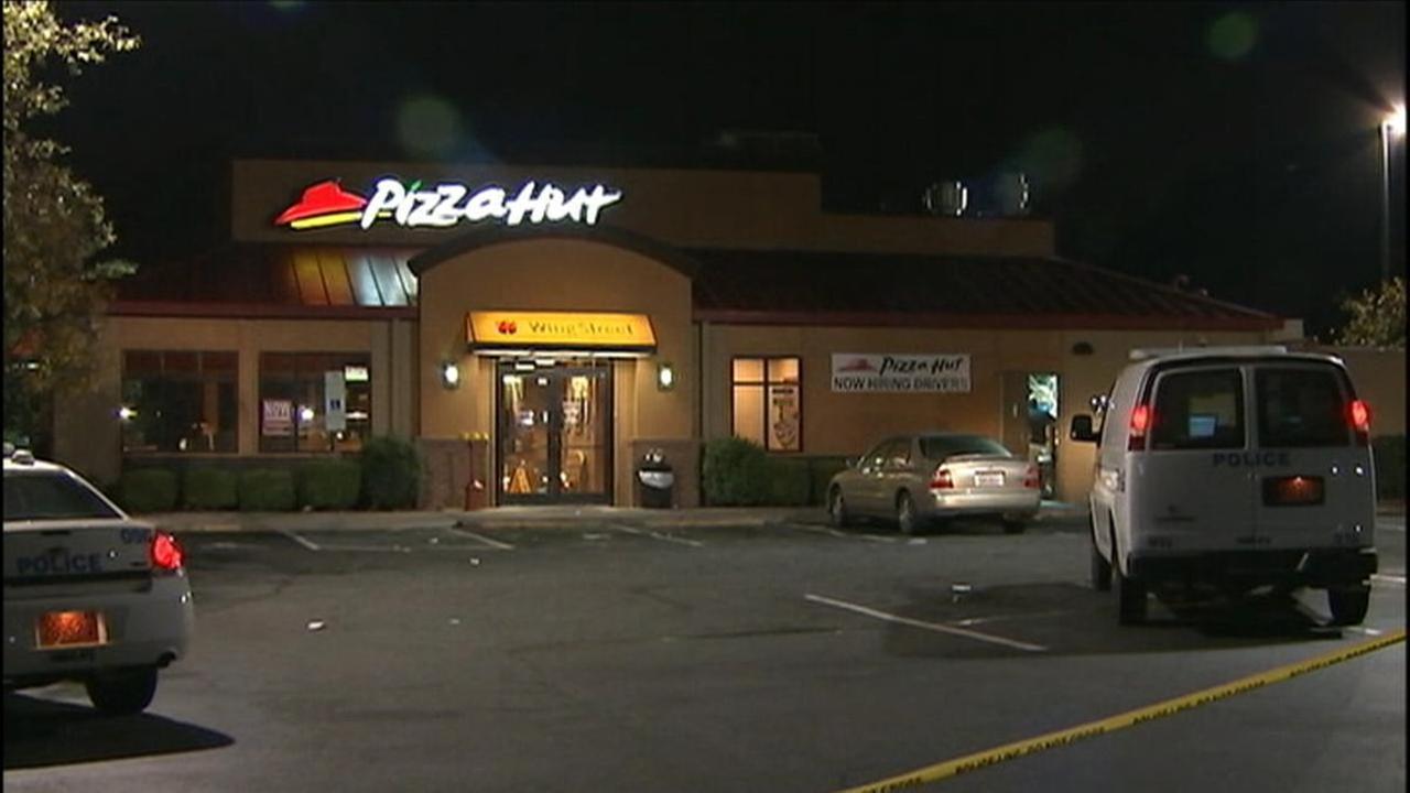 Charlotte Pizza Hut employee shoots, kills attempted robber