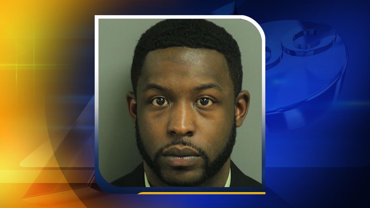 Police hunt for Raleigh hotel murder suspect after chase