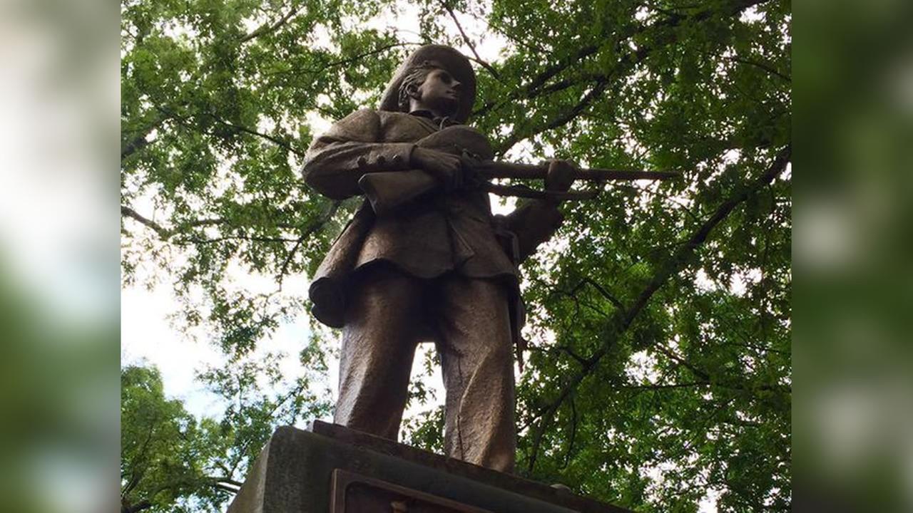 Barriers placed around 'Silent Sam' statue ahead of planned rally at UNC Barriers placed around 'Silent Sam' statue ahead of planned rally at UNC