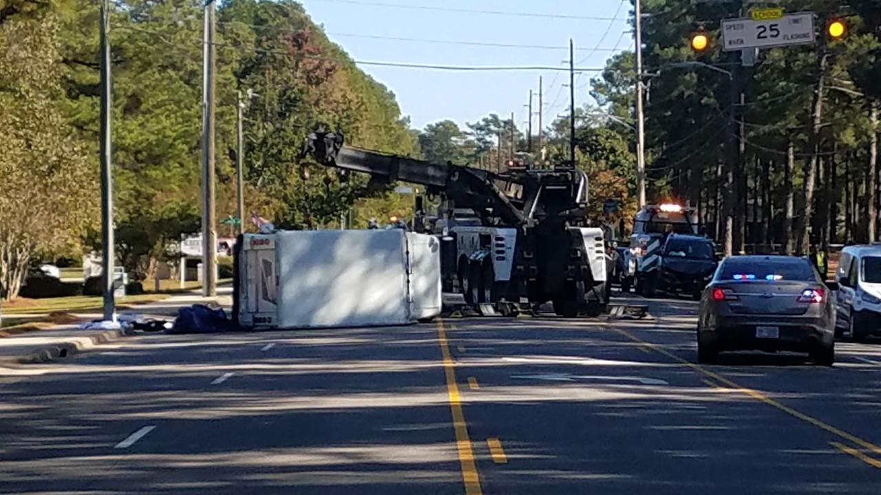 One killed in crash along Road in Fayetteville