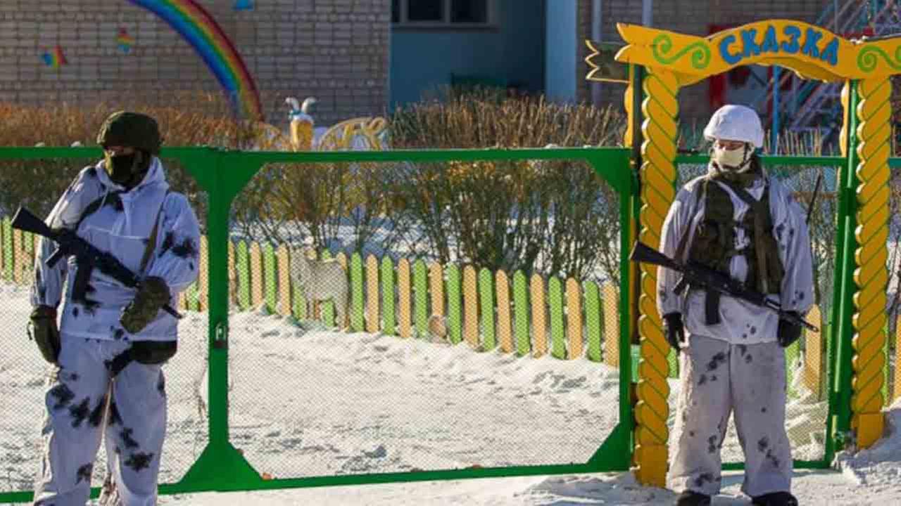 Boy with axe injures several pupils at Ulan-Ude school Boy with axe injures several pupils at Ulan-Ude school