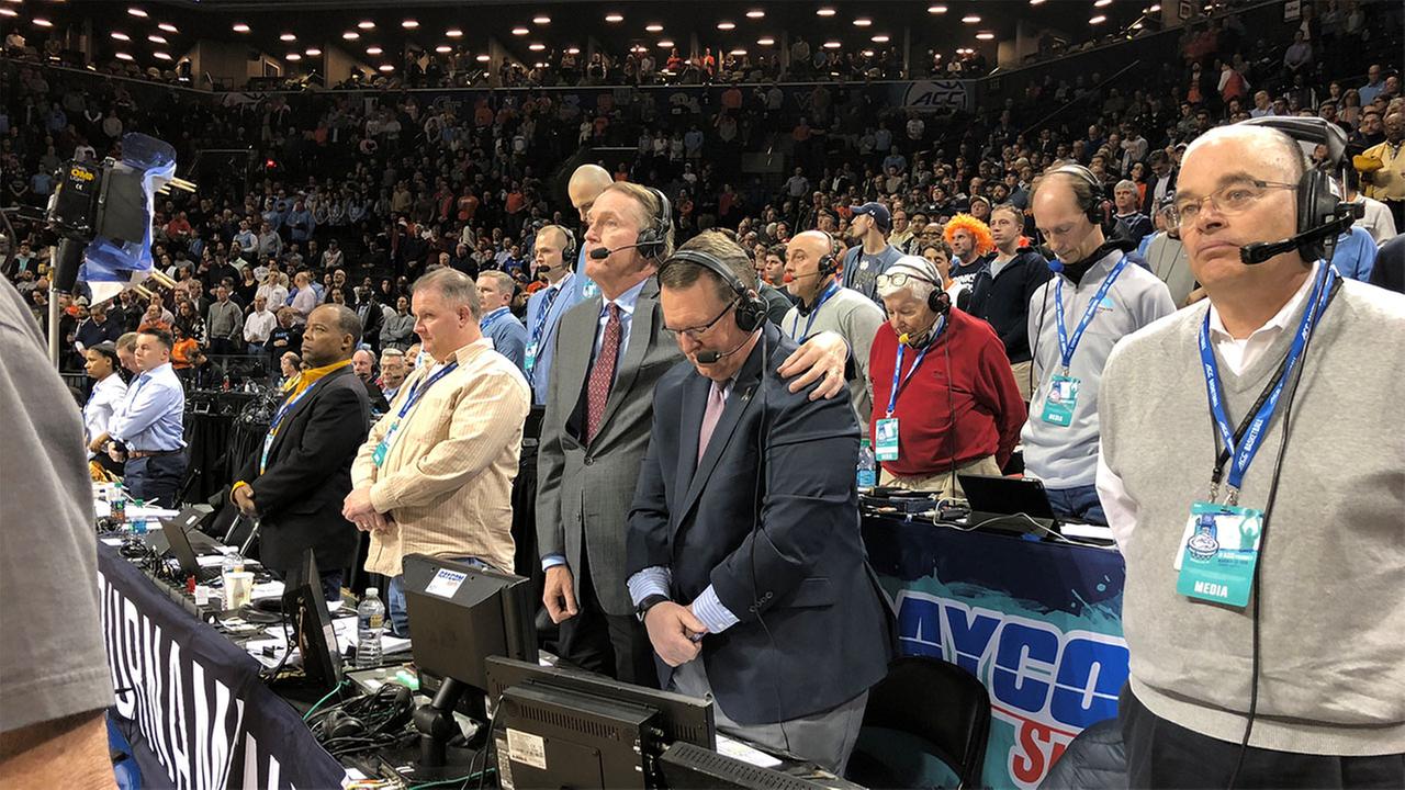 UNC pays tribute to Woody Durham before tipoff vs. Syracuse UNC pays tribute to Woody Durham before tipoff vs. Syracuse