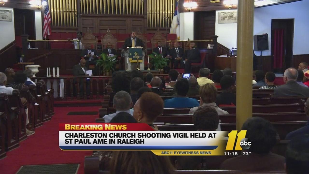 Homicide investigation underway in Charleston; suspect 