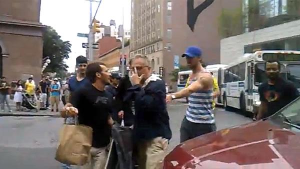 Viral Video: Ryan Gosling breaks fight up. Get more: youtube, viral video, ... Viral Video: Ryan Gosling breaks fight up. Get more: youtube, viral video, ...