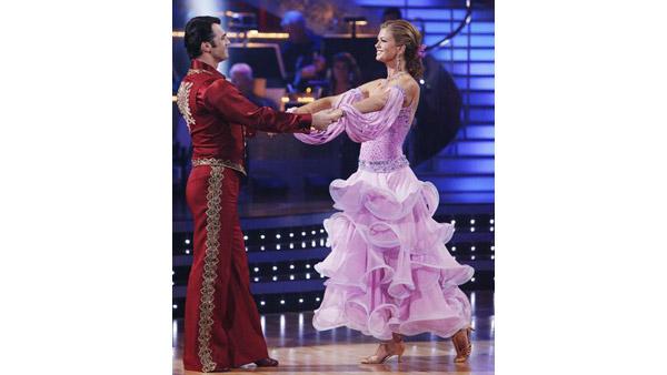 Kathy Ireland and Tony Dovolani perform on 'Dancing With the Stars,' Sept. 28, 2009