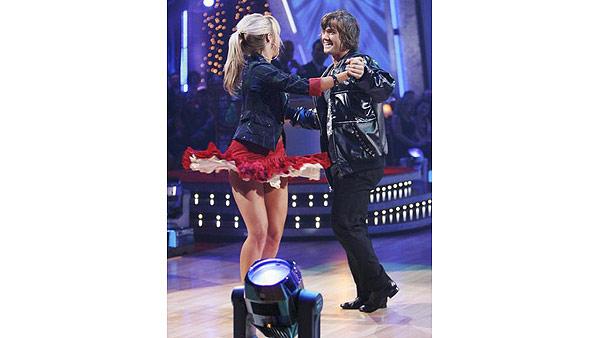 Louie Vito and Chelsie Hightower perform on 'Dancing With the Stars,' Sept. 28, 2009