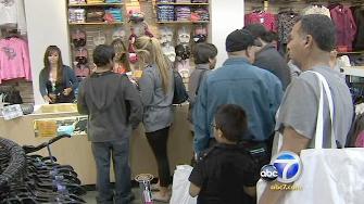 Shoppers get a head start on Thanksgiving