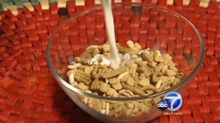 Researchers have found high fiber diets lower the risk of death from heart disease, pneumonia and the flu.