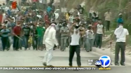 Soldiers and riot police are clearing protesters from Bahrains capital. At least six people have reportedly been killed.