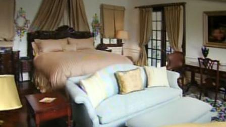 Some of Michael Jacksons personal possessions brought in about a million dollars at a weekend auction in Beverly Hills.