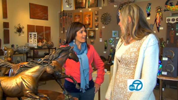 Thanks to local artist Aimee Bonham, Tina discovered a hidden little artist community nestled in the red rocks of Kayenta known as the Coyote Gulch Art Village and was able to tour many of galleries and working studios.